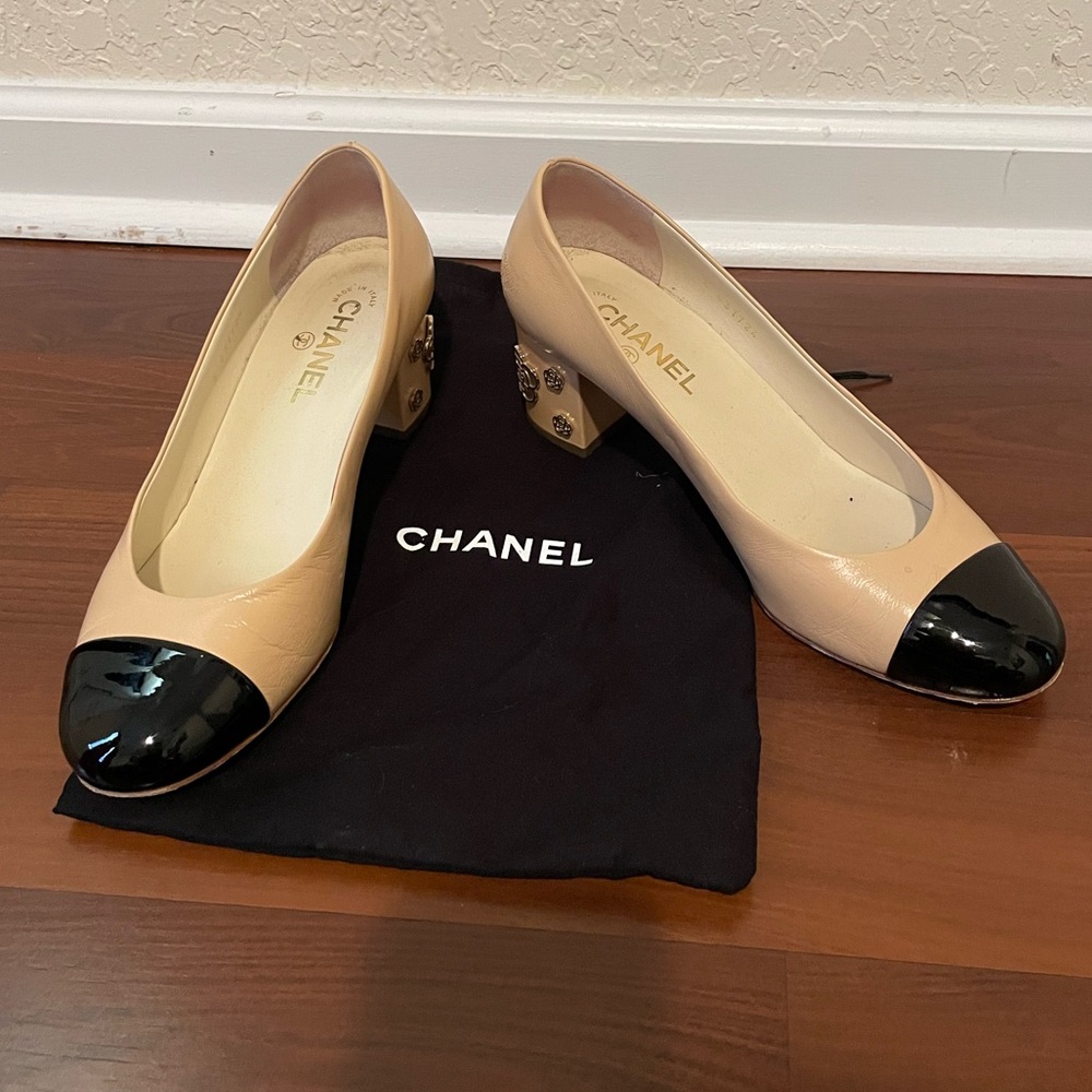 Authentic Chanel shoes size 41